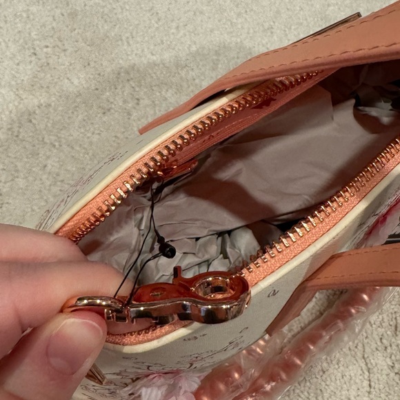 Loungefly Princess Leia Cherry Blossoms 2022 Galactic Convention Exclusive - Picture 9 of 11